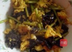 木耳鸭蛋的做法图解1