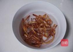 黄花菜栗子粉丝煲的做法图解6