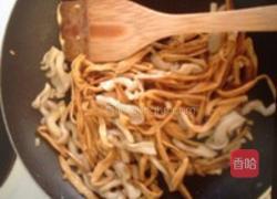 黄花菜蘑菇鸡蛋凉面的做法图解5