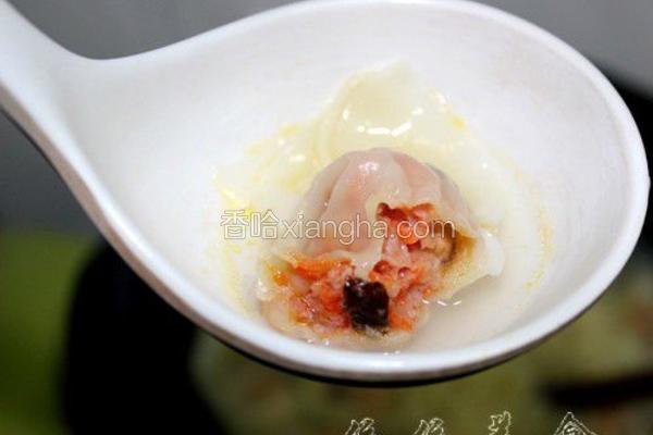 胡萝卜冬菇猪肉馅馄饨