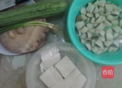 蛤蜊豆腐丝瓜汤的做法图解1
