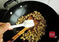 泡椒肥肠的做法图解8