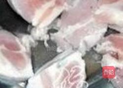 西瓜皮生熟薏米猪踭汤的做法图解1