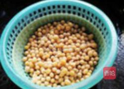 番茄黄豆猪皮汤的做法图解3
