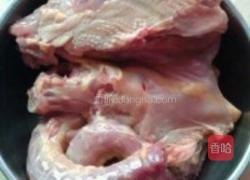 红枣桂圆鸡骨汤的做法图解2