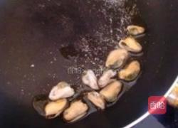 海鲜咖喱饭搭配玉米甜奶油的做法图解9