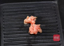 煎嫩肩牛排的做法图解2