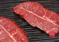 煎嫩肩牛排的做法图解4