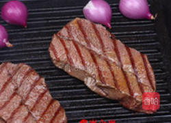 煎嫩肩牛排的做法图解5