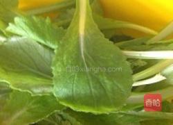 小白菜粉丝芙蓉汤的做法图解1