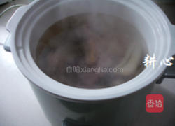 海参花胶火腿汤的做法图解6