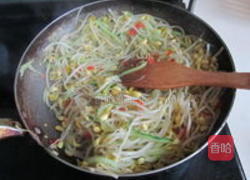 剁椒银芽的做法图解6