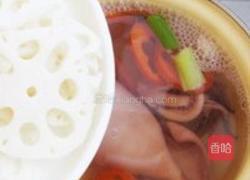 藕章鱼胡萝卜汤的做法图解4
