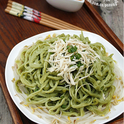 凉拌菠菜手擀面的做法[图]