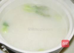 金针肥牛鲫鱼煲的做法图解8