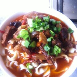 香辣牛肉手擀面的做法[图]