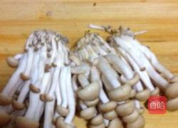 蟹味菇黄翅鱼汤的做法图解1