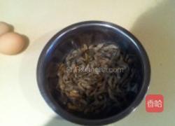 椒盐小河虾的做法图解1
