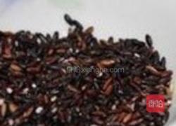 首乌防党黑糯米煲乳鸽的做法图解1