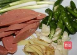 滇味薄荷炒牛肉的做法图解1