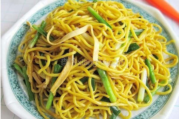 韭菜炒黄面