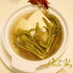 椿芽豆腐汤的做法[图]