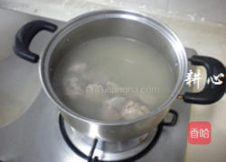 椿芽豆腐汤的做法图解2