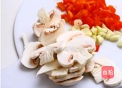 松子意面的做法图解2