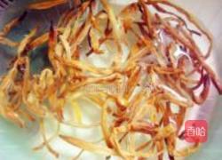 香菇黄花菜炖鸡的做法图解1