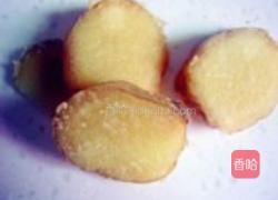 香菇黄花菜炖鸡的做法图解4