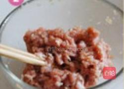 裙带菜汆丸子汤的做法图解2