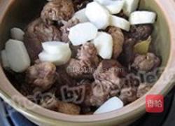 红萝卜桂圆炆兔肉的做法图解3