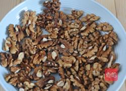 琥珀桃仁的做法图解2