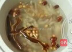 凤爪灵芝养颜汤的做法图解3