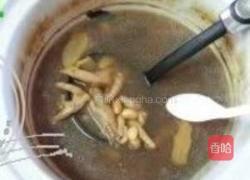 凤爪灵芝养颜汤的做法图解4