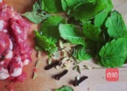 烤羊肉西葫芦配鱼子酱的做法图解3