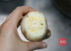莲藕绿豆花生汤的做法图解2