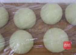 琥珀桃仁面包的做法图解1