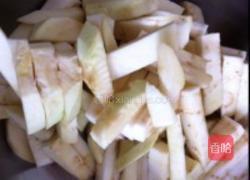 茄条烩饼的做法图解1