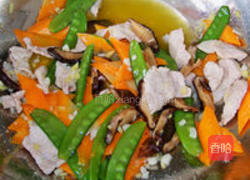 家常五彩荤素小炒的做法图解7