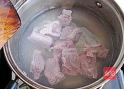 苦瓜玉米排骨汤的做法图解3