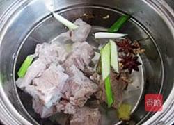 苦瓜玉米排骨汤的做法图解4
