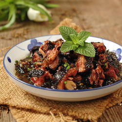 梅干菜蒸板鸭的做法[图]