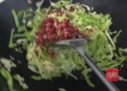 腊肠包菜煲仔饭的做法图解2