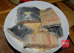 炒鲶鱼的做法图解2