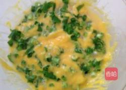 鸡蛋玉米小葱饼的做法图解2
