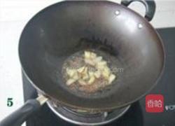 栗子炒仔鸡的做法图解2
