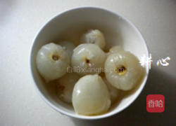荔枝烩虾仁的做法图解2