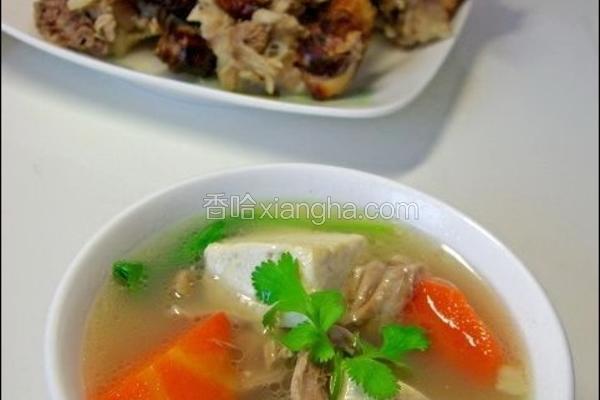 胡萝卜鸭架汤