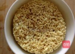 芝士方便面的做法图解2